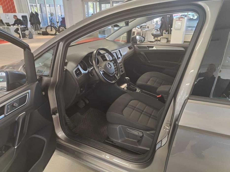 VOLKSWAGEN Golf Sportsvan 2014