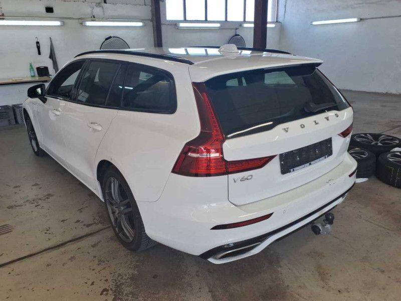 VOLVO V60 2021