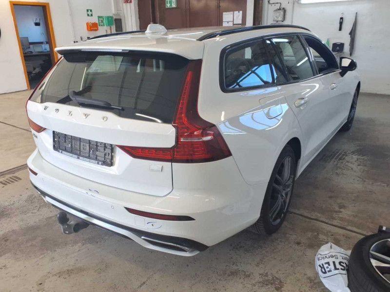 VOLVO V60 2021