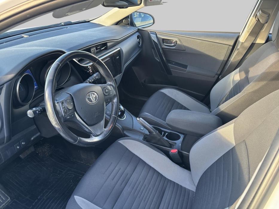 TOYOTA Auris 2017