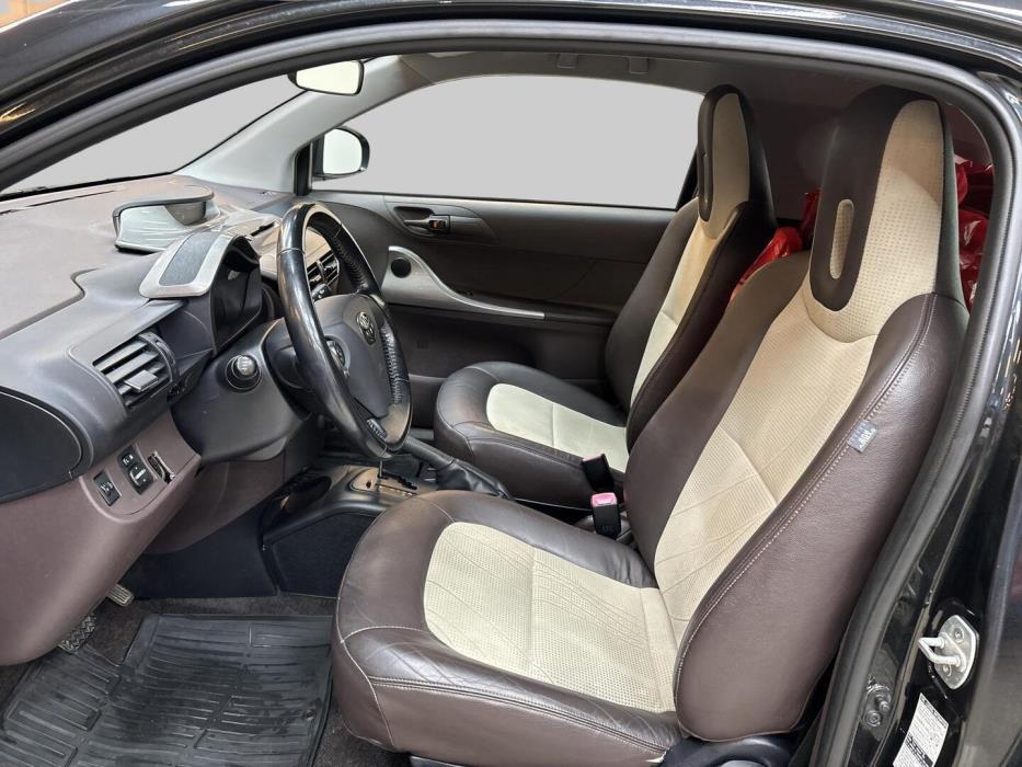 TOYOTA iQ 2009