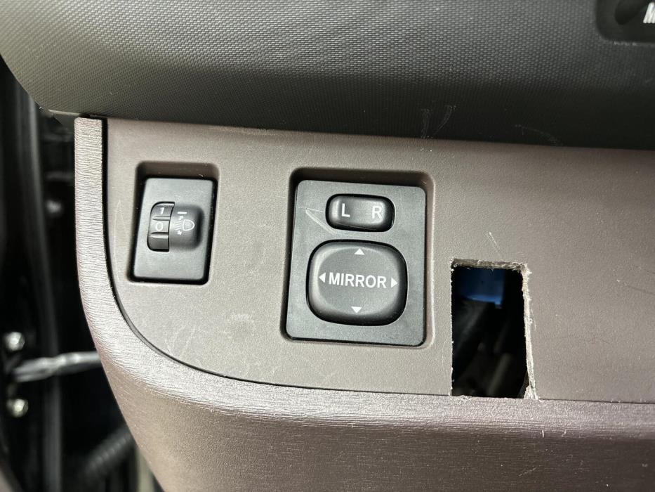 TOYOTA iQ 2009