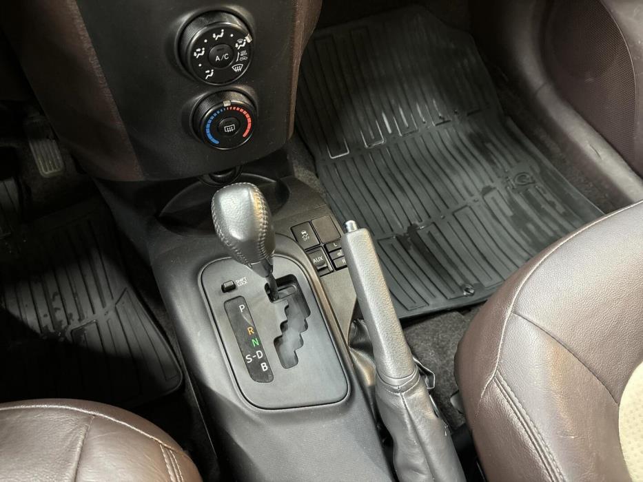 TOYOTA iQ 2009