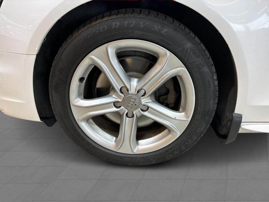 AUDI A4 2015
