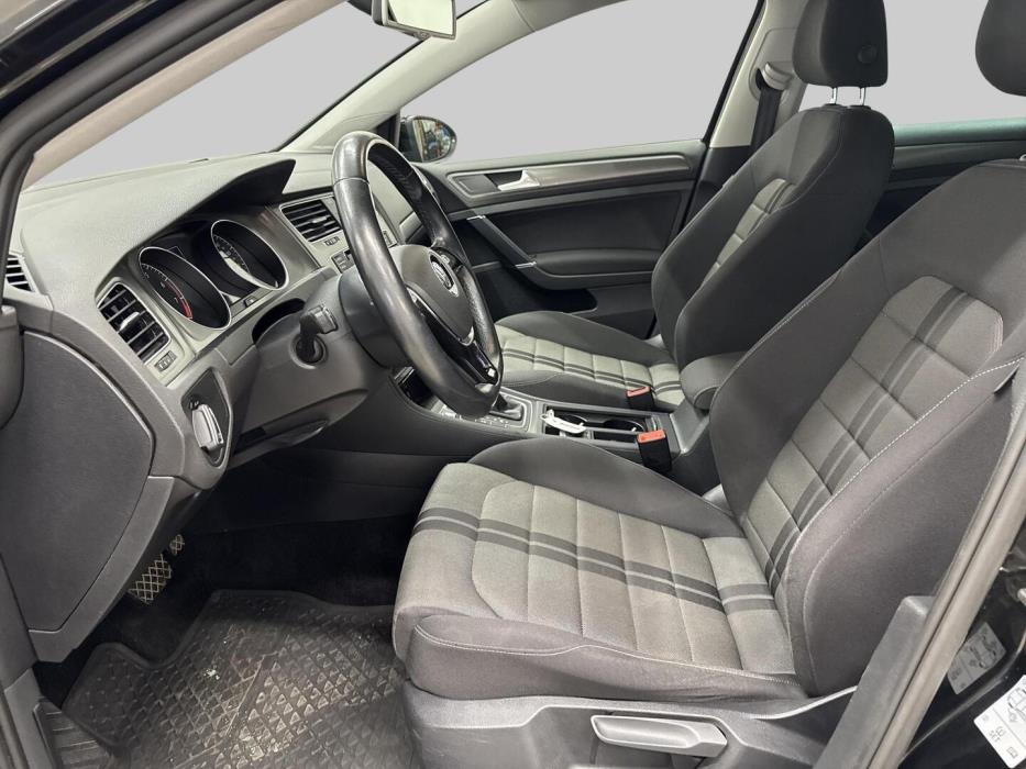 VOLKSWAGEN Golf 2013