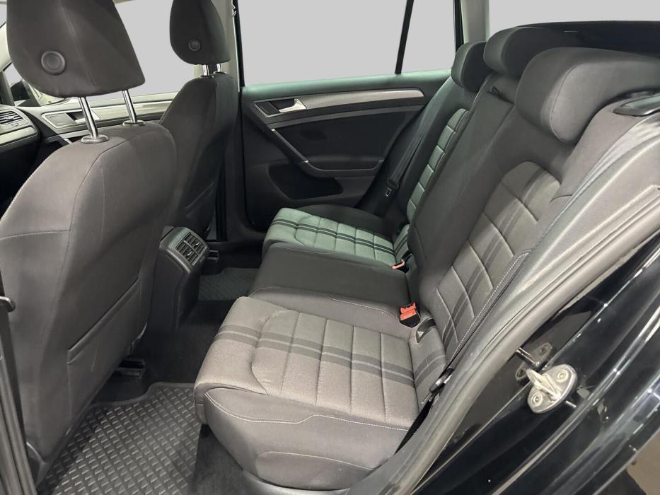 VOLKSWAGEN Golf 2013