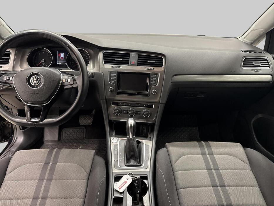VOLKSWAGEN Golf 2013