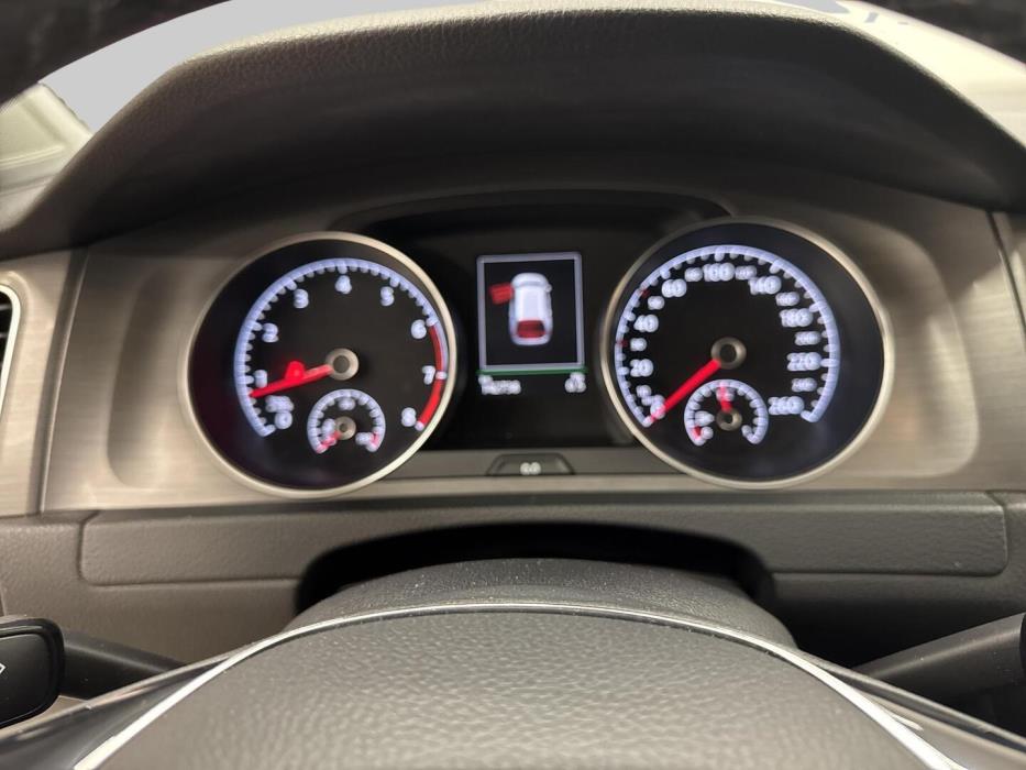 VOLKSWAGEN Golf 2013