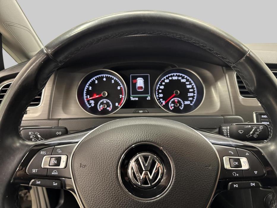 VOLKSWAGEN Golf 2013