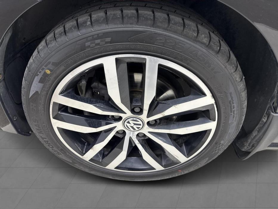 VOLKSWAGEN Golf 2013