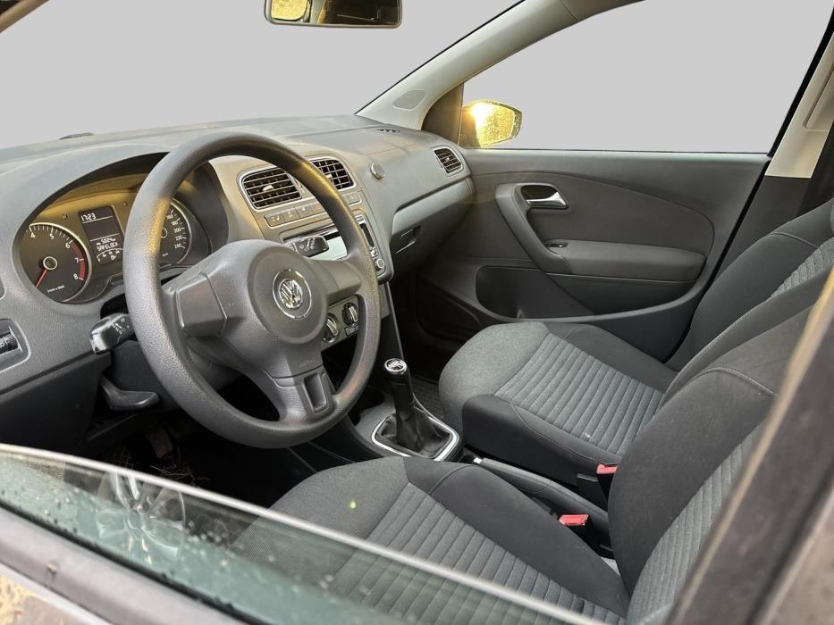 VOLKSWAGEN Polo 2010