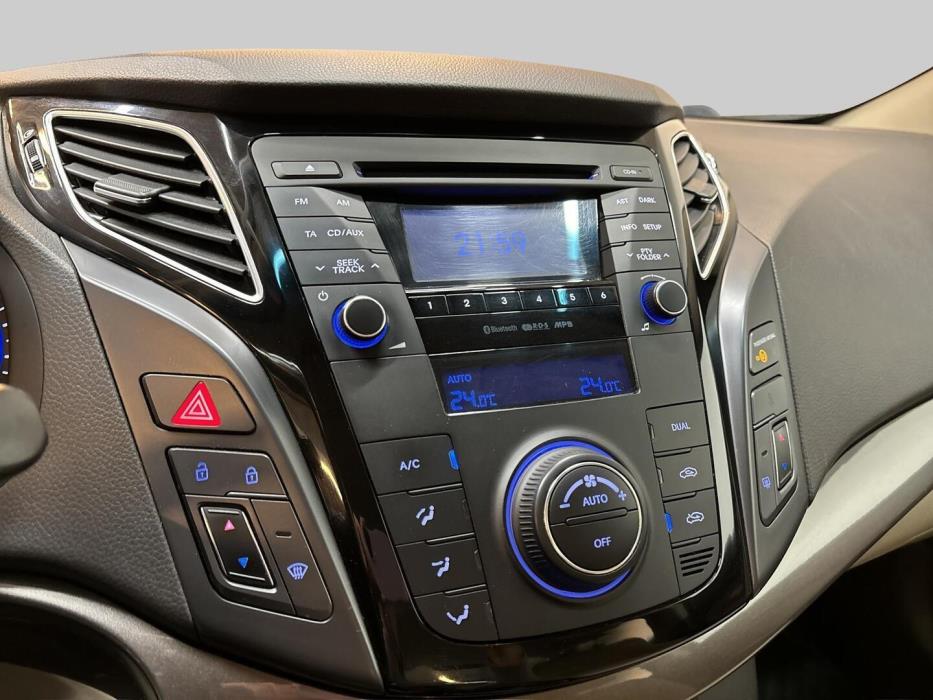 HYUNDAI i40 Sedan 2013