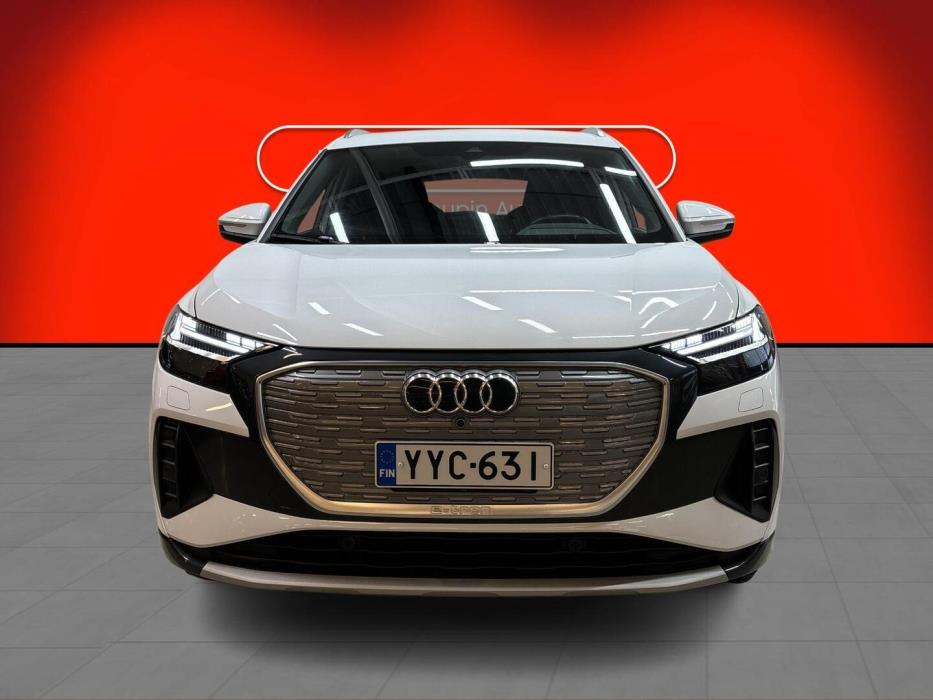 AUDI Q4 e-tron 2021