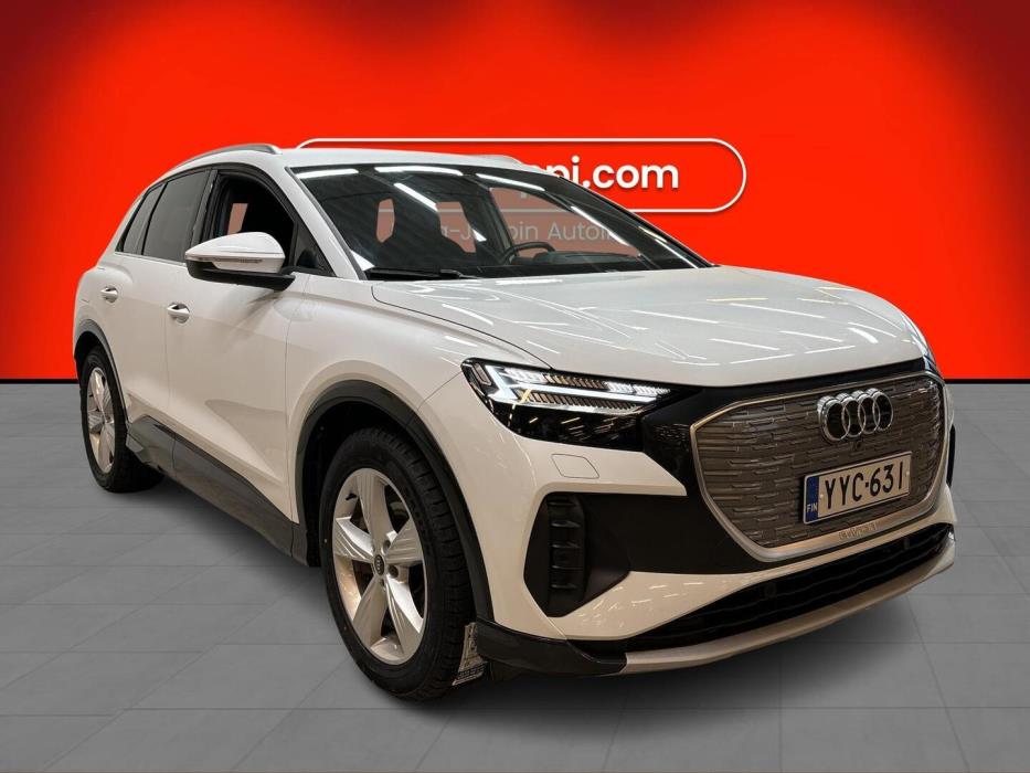 AUDI Q4 e-tron 2021