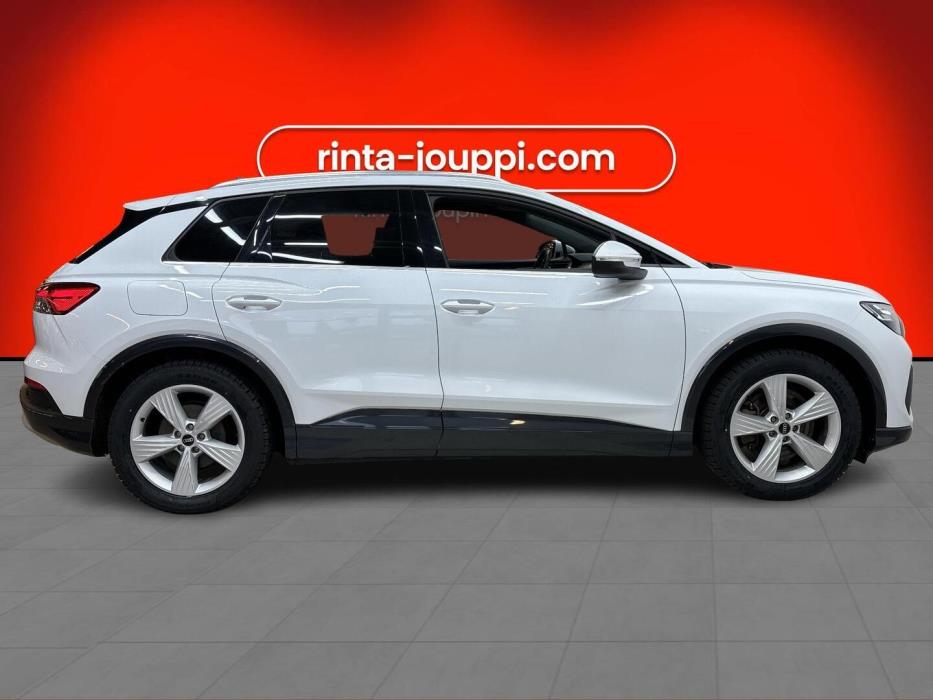 AUDI Q4 e-tron 2021
