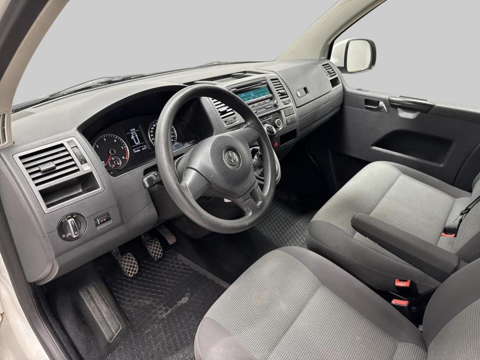 VOLKSWAGEN Caravelle 2012