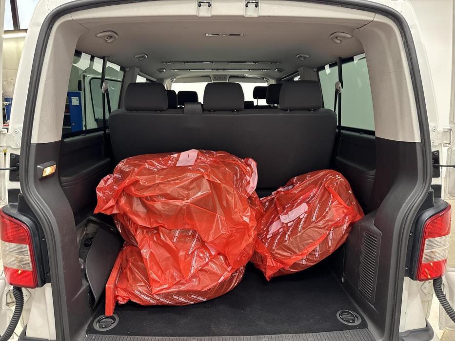 VOLKSWAGEN Caravelle 2012