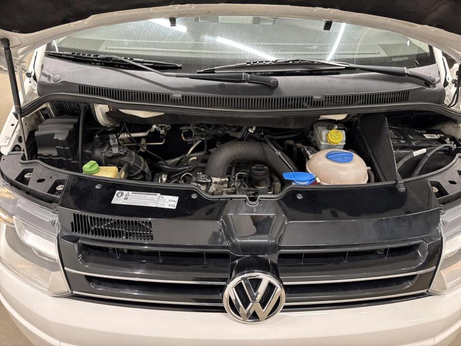 VOLKSWAGEN Caravelle 2012