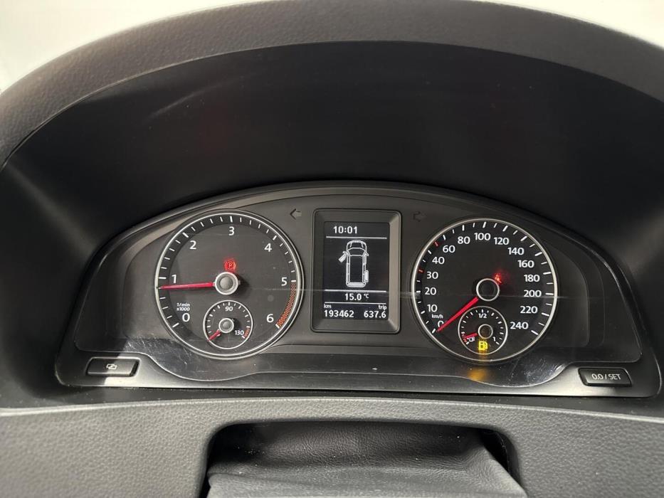 VOLKSWAGEN Caravelle 2012