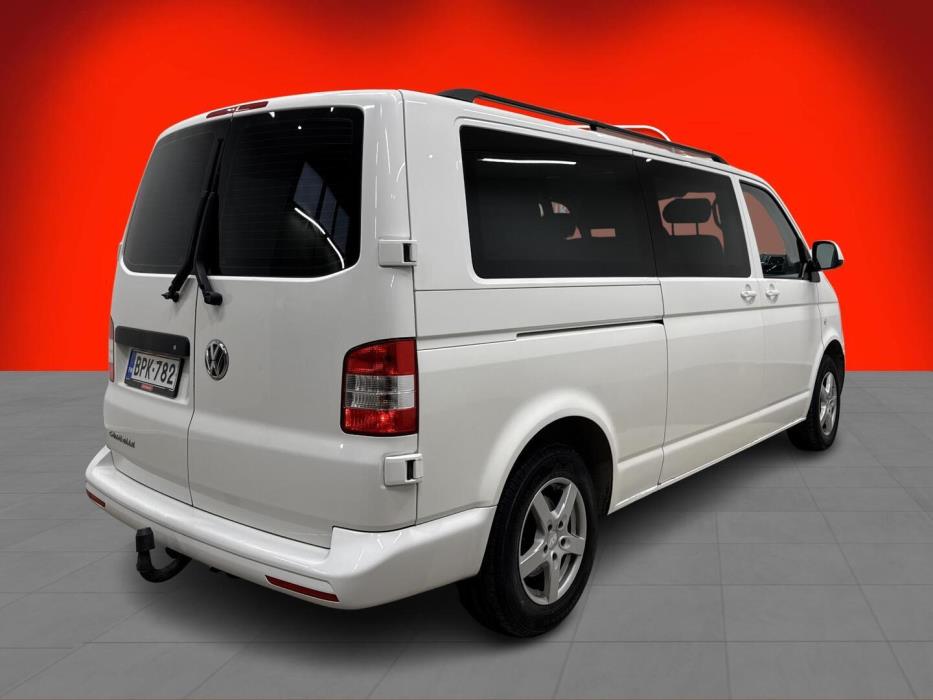 VOLKSWAGEN Caravelle 2012