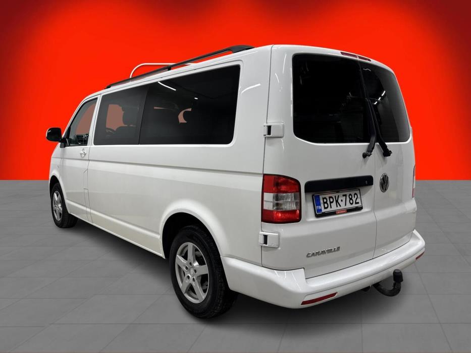 VOLKSWAGEN Caravelle 2012