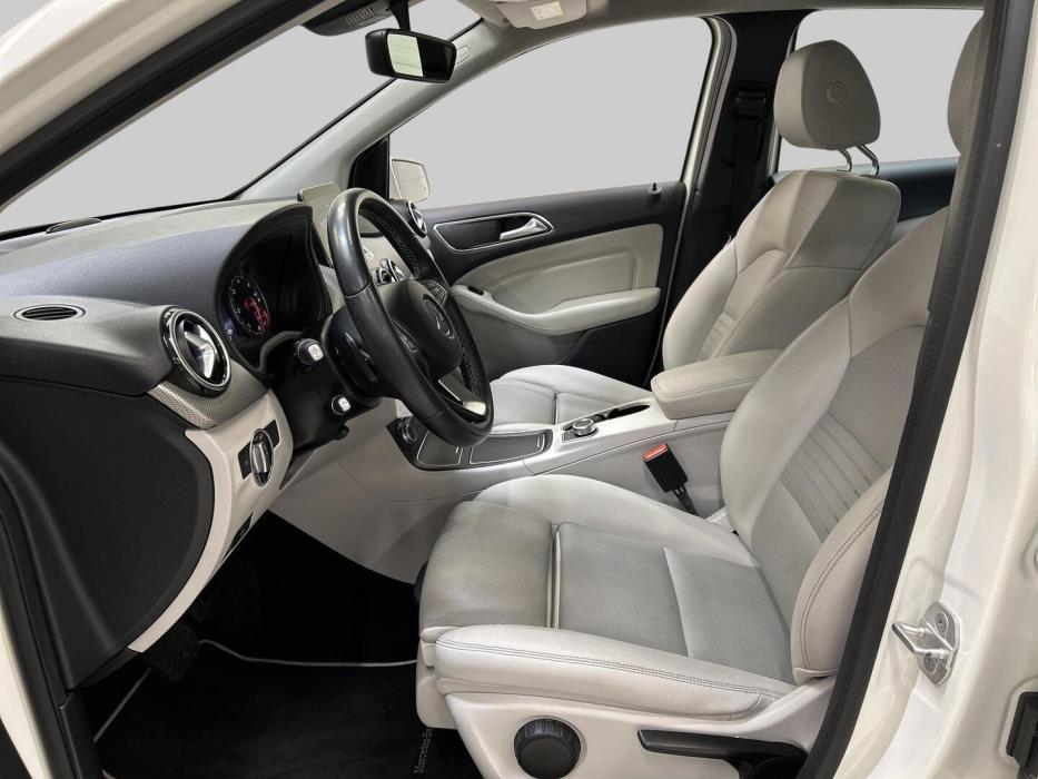 MERCEDES-BENZ B 2016
