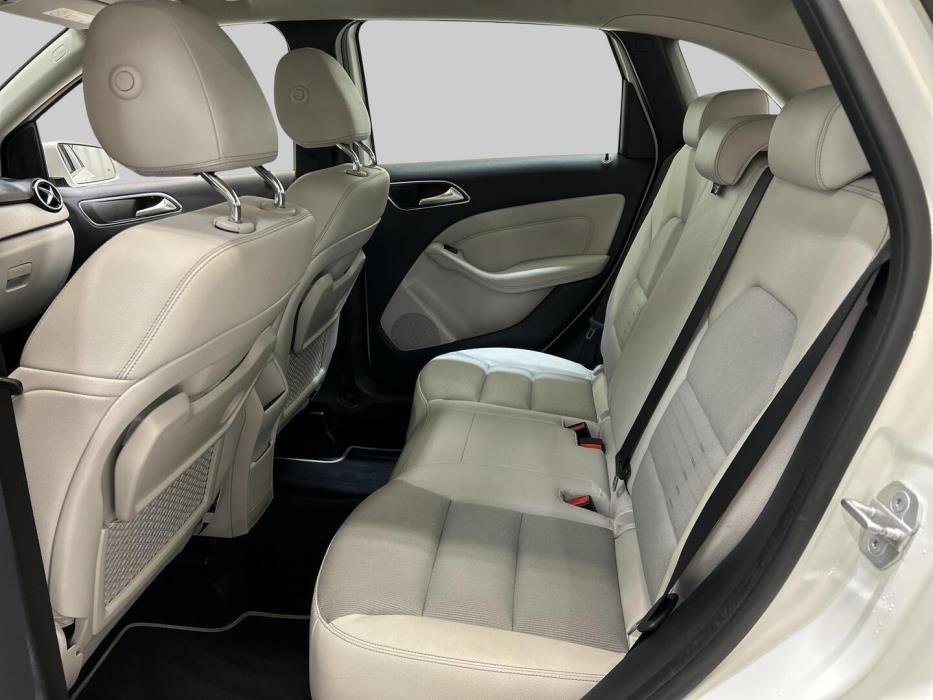 MERCEDES-BENZ B 2016