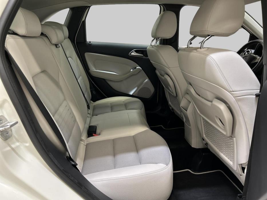 MERCEDES-BENZ B 2016
