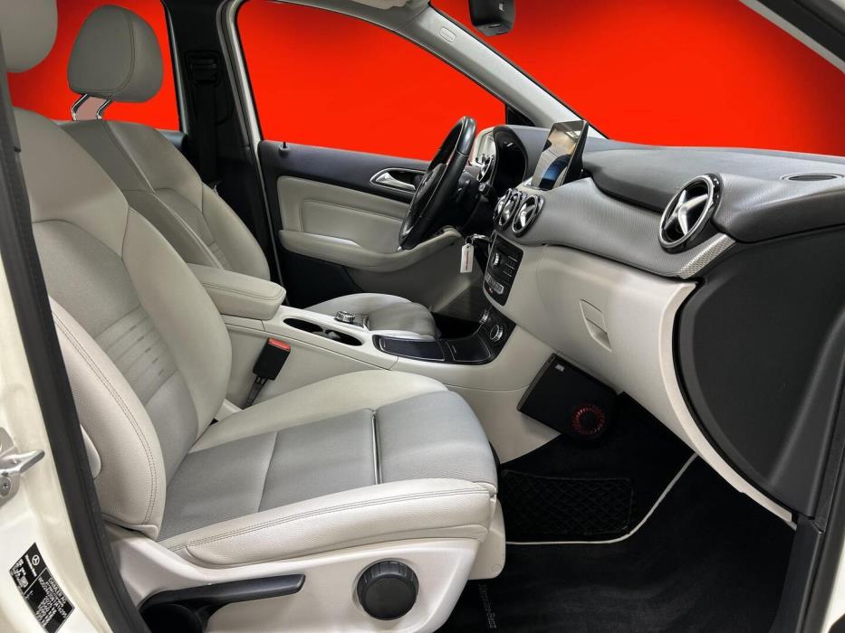 MERCEDES-BENZ B 2016
