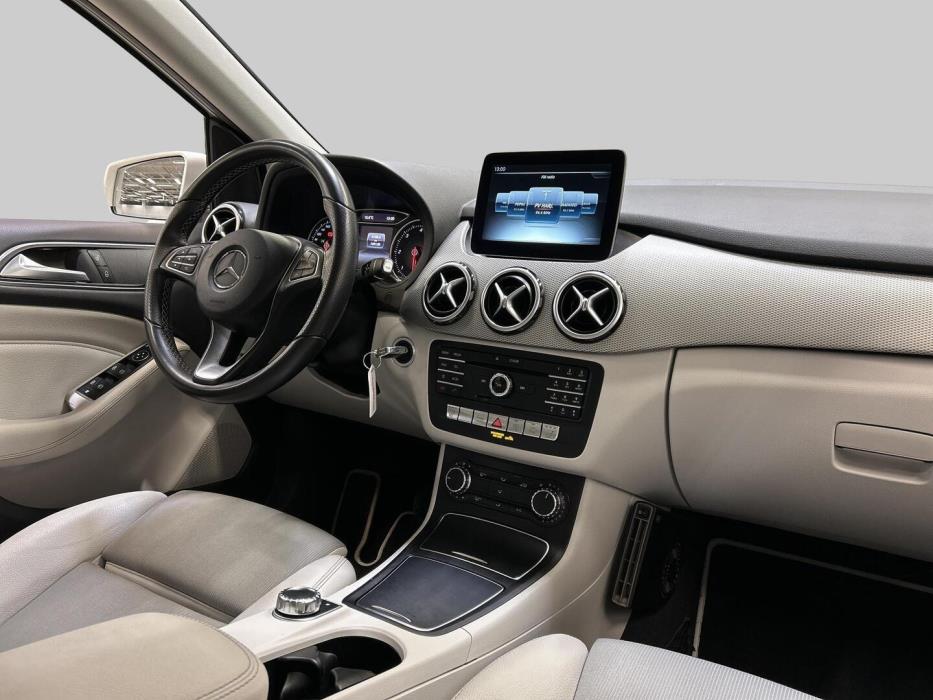 MERCEDES-BENZ B 2016