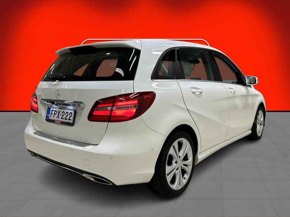 MERCEDES-BENZ B 2016