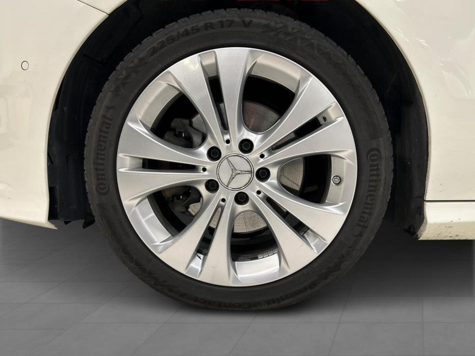 MERCEDES-BENZ B 2016