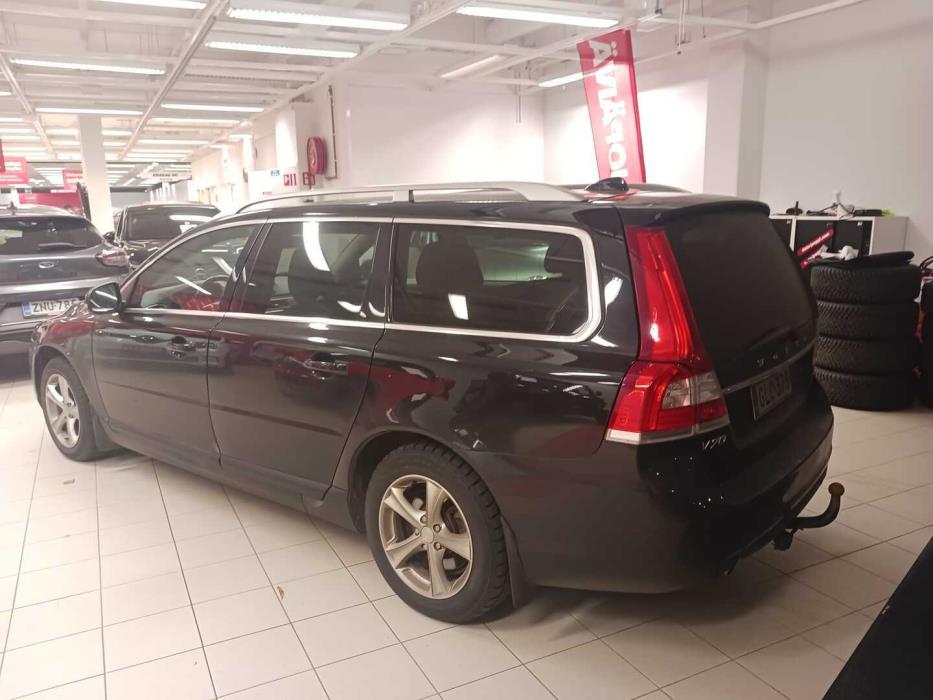 VOLVO V70 2014