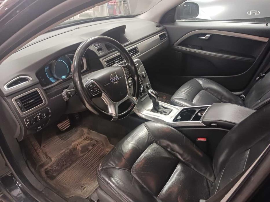VOLVO V70 2014