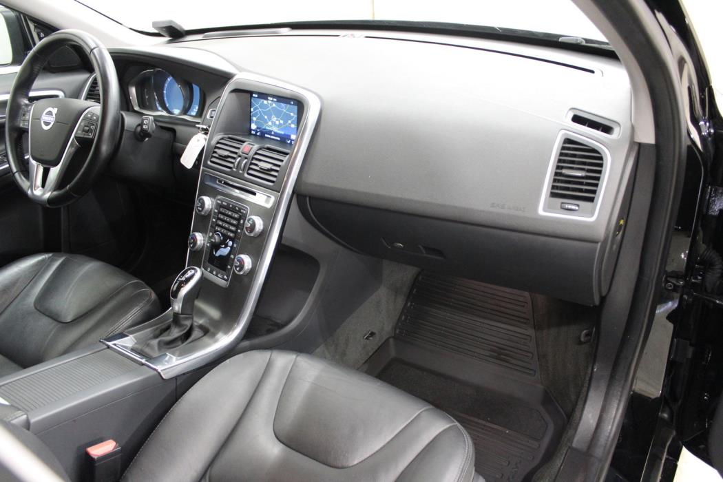 VOLVO XC60 2016