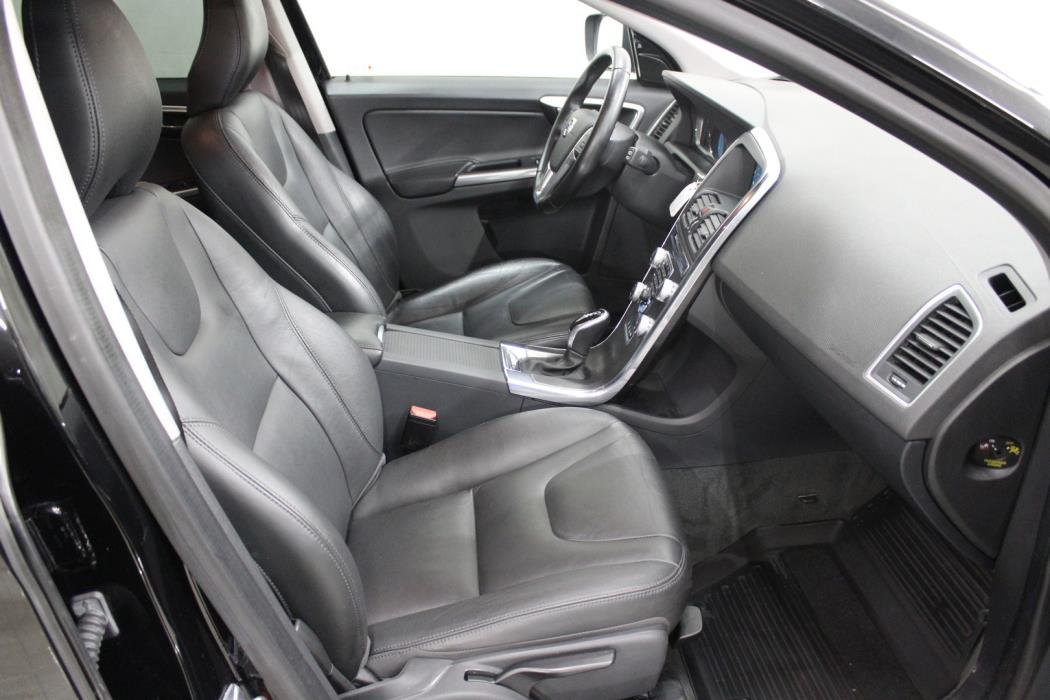 VOLVO XC60 2016
