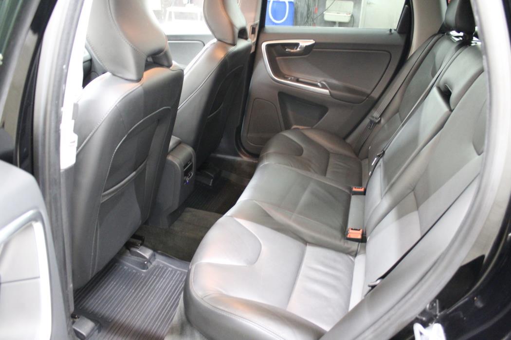 VOLVO XC60 2016