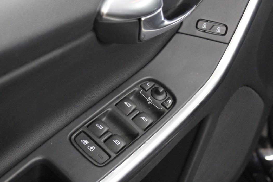 VOLVO XC60 2016