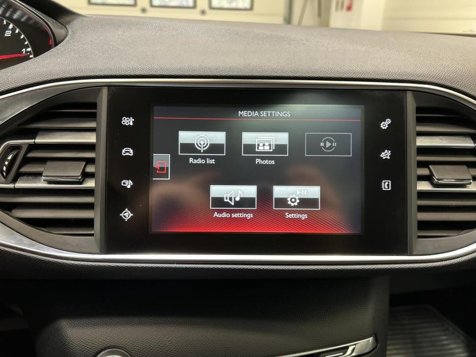 PEUGEOT 308 2018