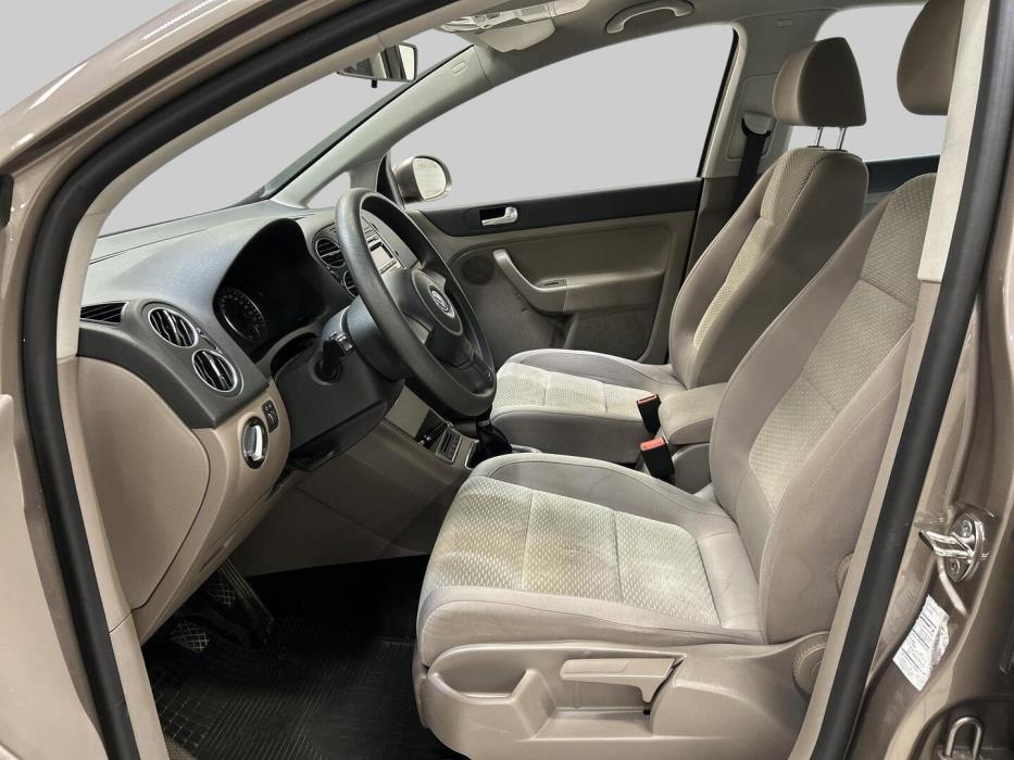 VOLKSWAGEN Golf Plus 2011