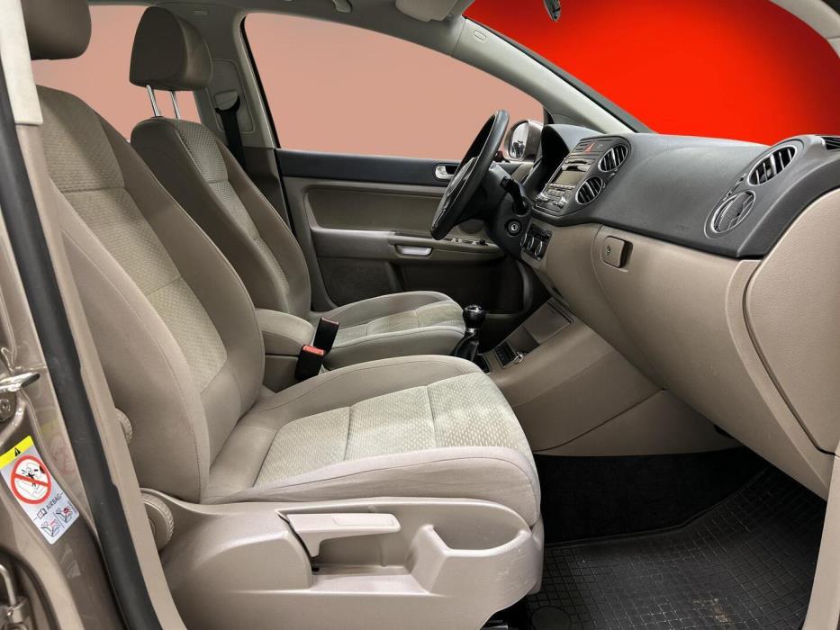 VOLKSWAGEN Golf Plus 2011