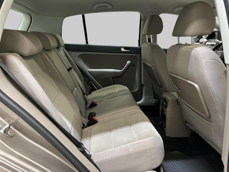 VOLKSWAGEN Golf Plus 2011