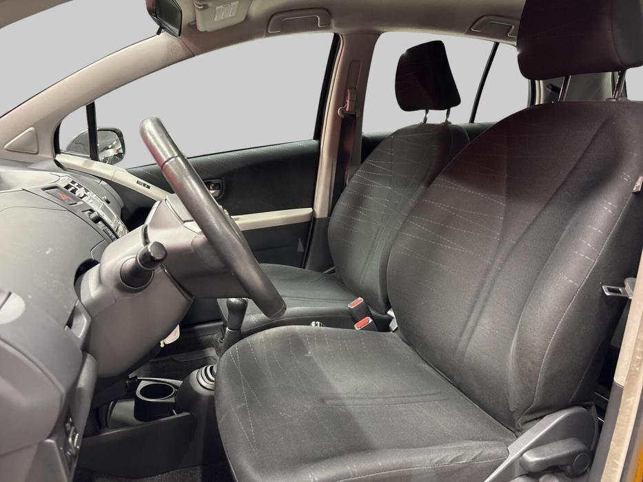 TOYOTA Yaris 2008