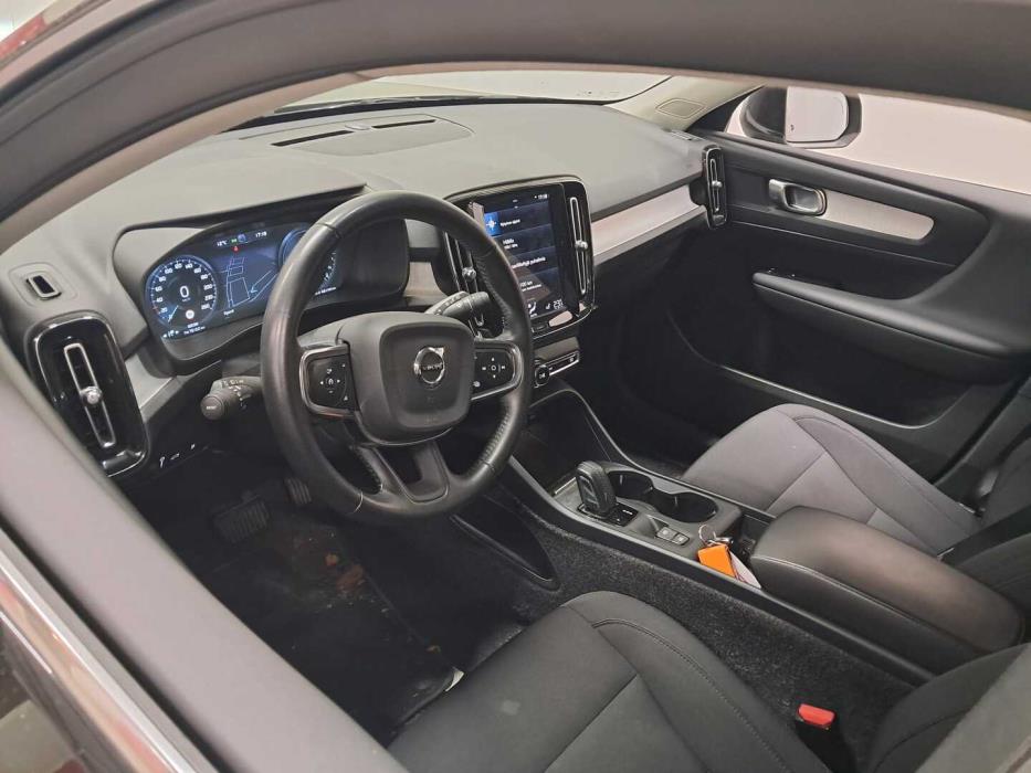 VOLVO XC40 2021
