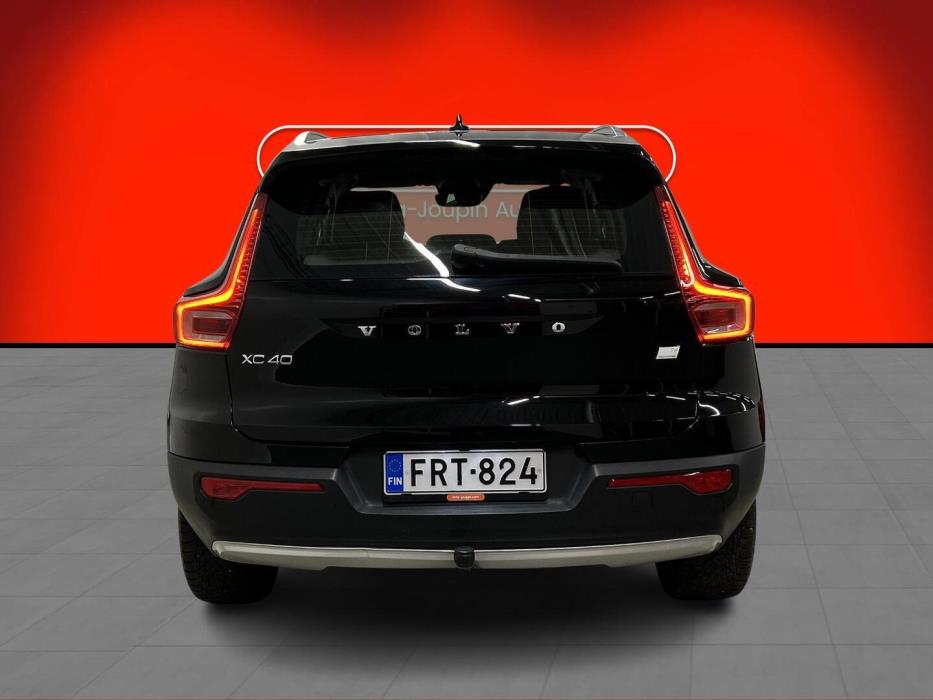 VOLVO XC40 2021