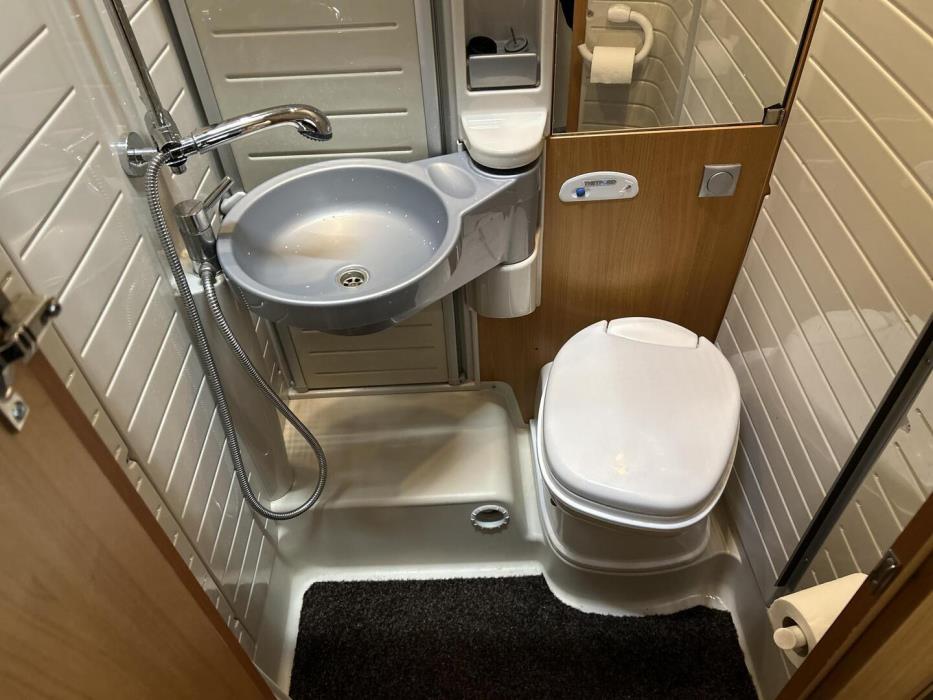 BÜRSTNER NEXXO T 687 2010