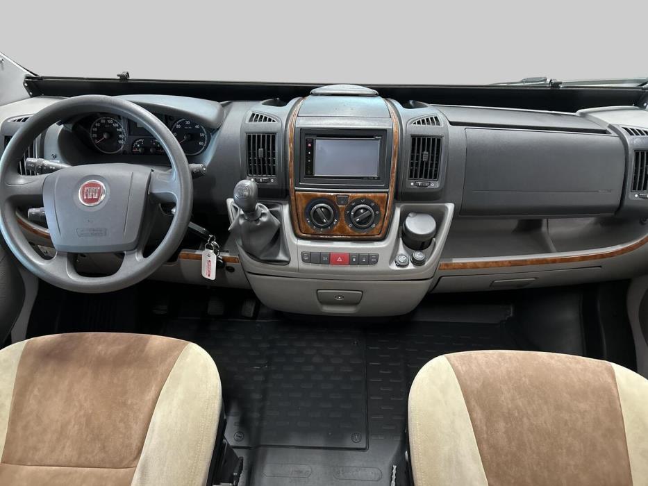 BÜRSTNER NEXXO T 687 2010