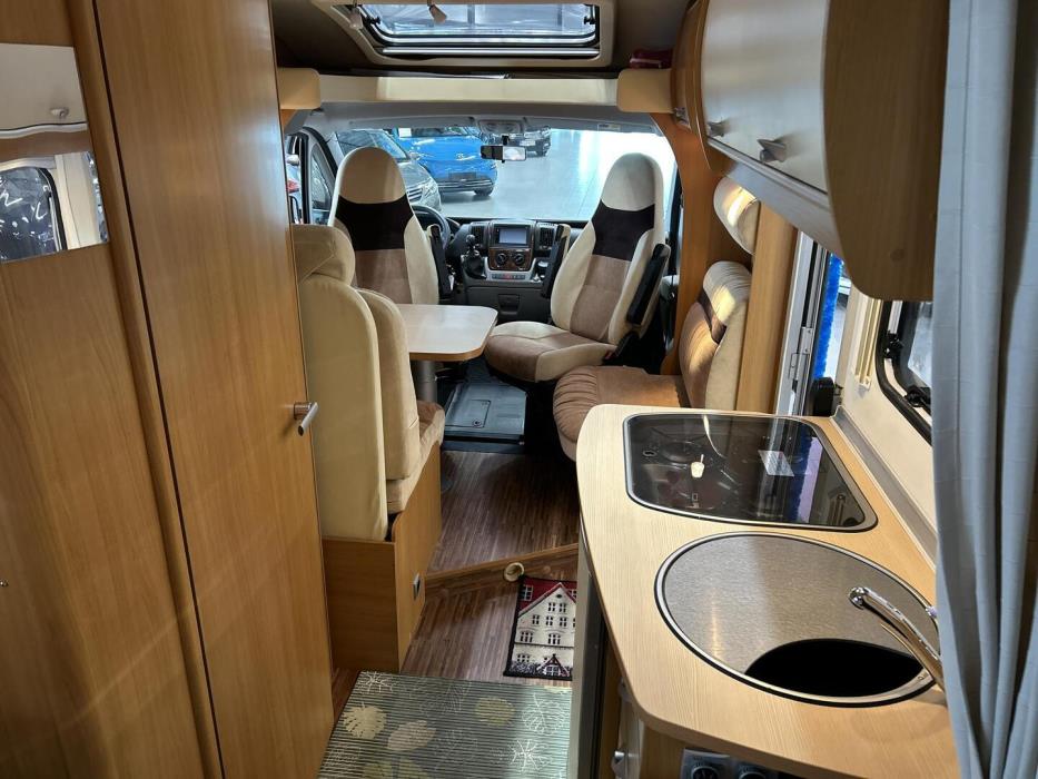 BÜRSTNER NEXXO T 687 2010