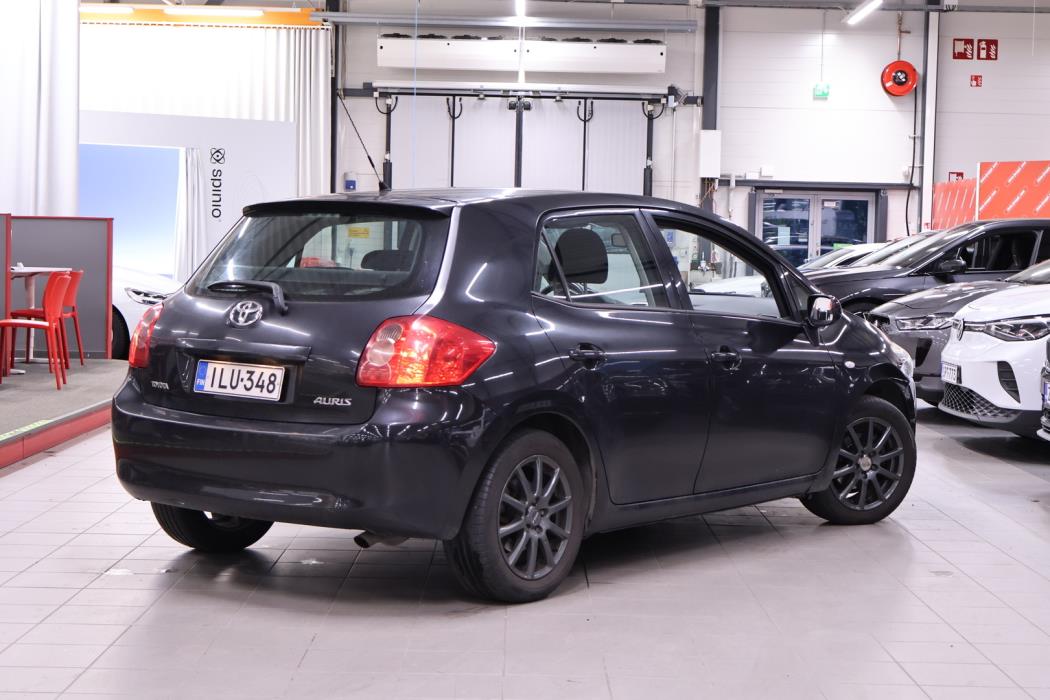 TOYOTA Auris 2009