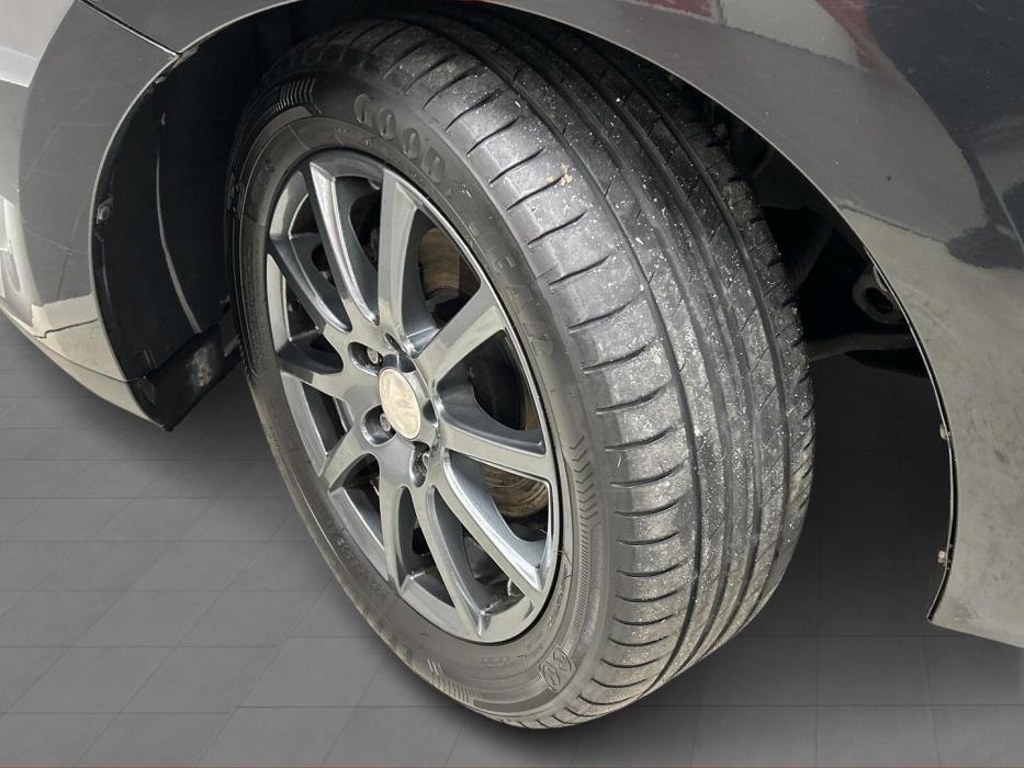 TOYOTA Auris 2009